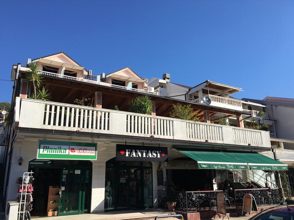 Apartments Upitnik Herceg Novi Exterior photo